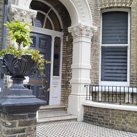 21 Mini Loft Apartment - Great Location - Comfy King Size Bed Brighton Bagian luar foto