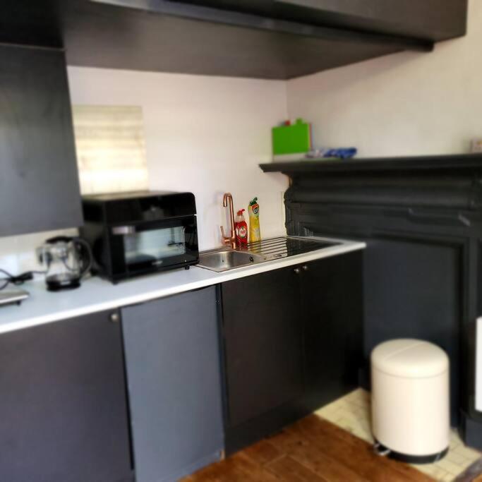 21 Mini Loft Apartment - Great Location - Comfy King Size Bed Brighton Bagian luar foto