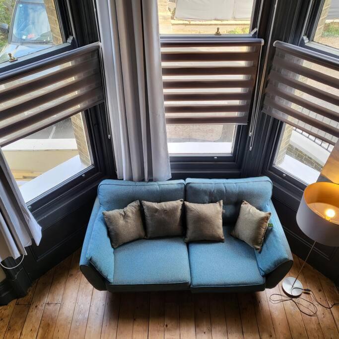 21 Mini Loft Apartment - Great Location - Comfy King Size Bed Brighton Bagian luar foto