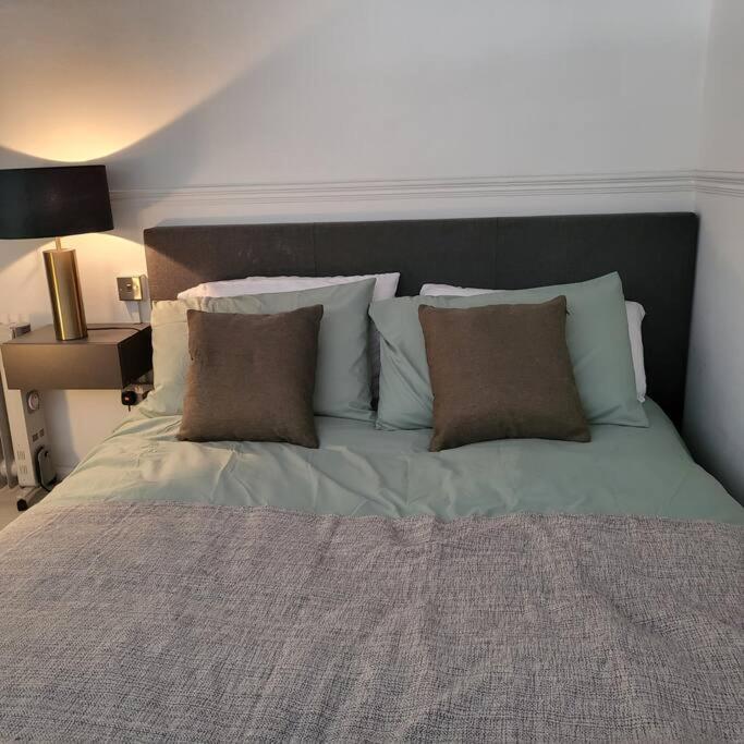 21 Mini Loft Apartment - Great Location - Comfy King Size Bed Brighton Bagian luar foto