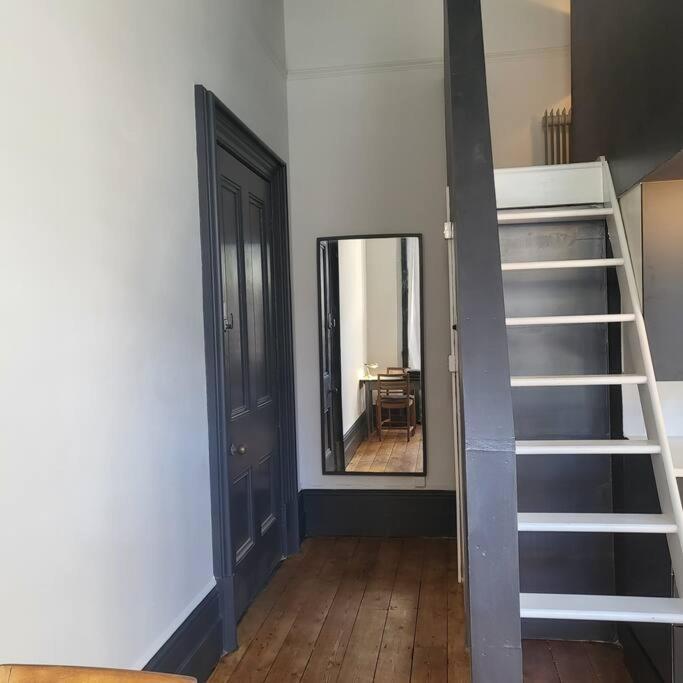 21 Mini Loft Apartment - Great Location - Comfy King Size Bed Brighton Bagian luar foto